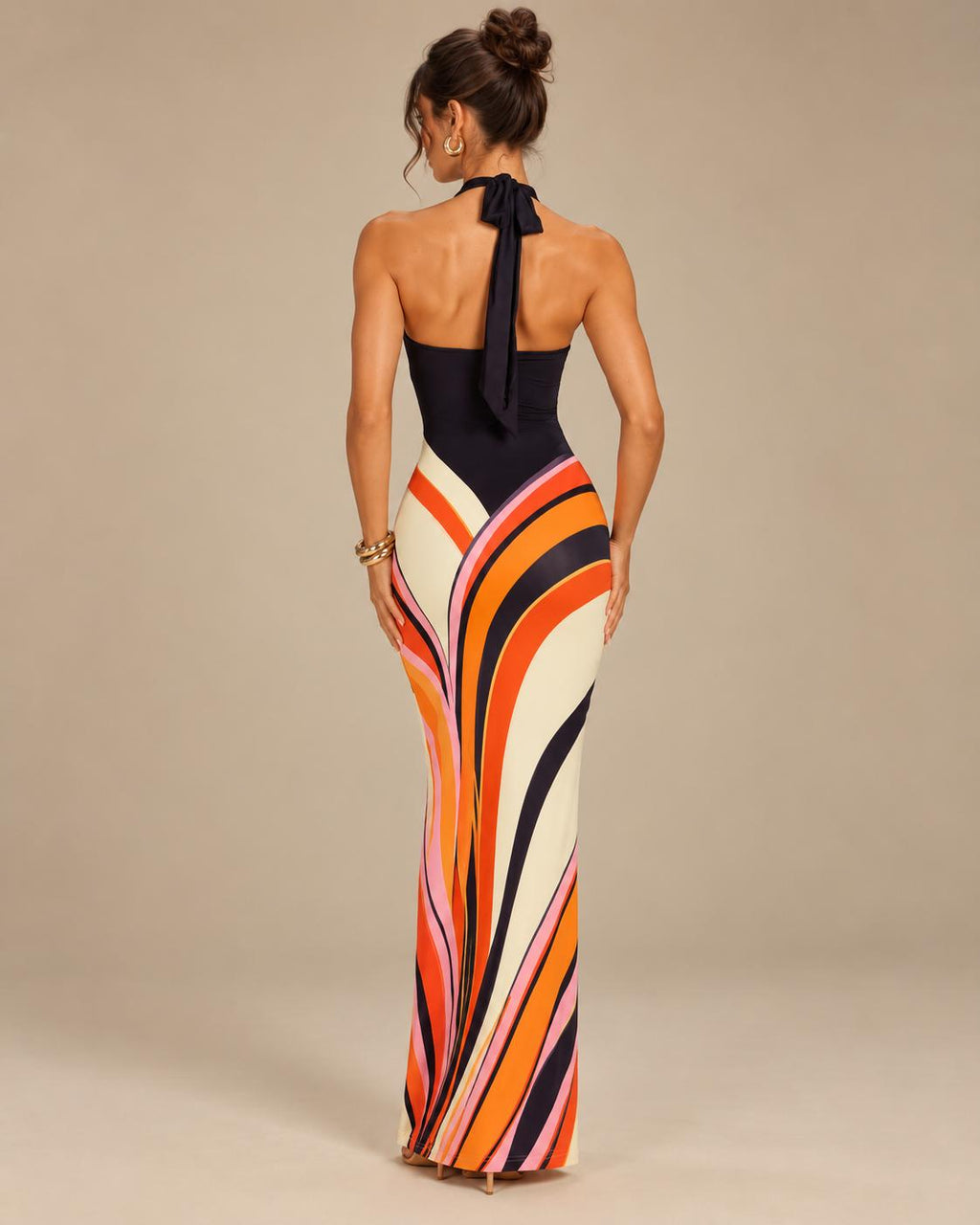 Vestido Largo Halter con Estampado Abstracto.
